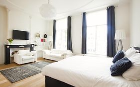 Mokum Suites